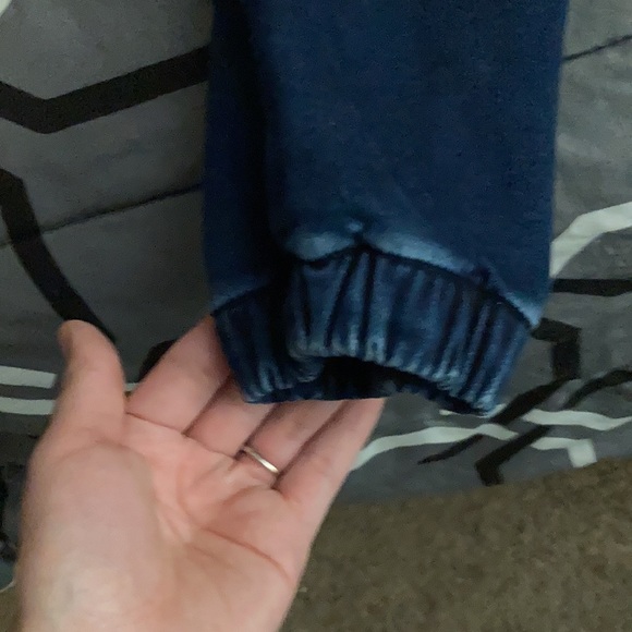 Brand new American eagle joggers never worn - Picture 2 of 5